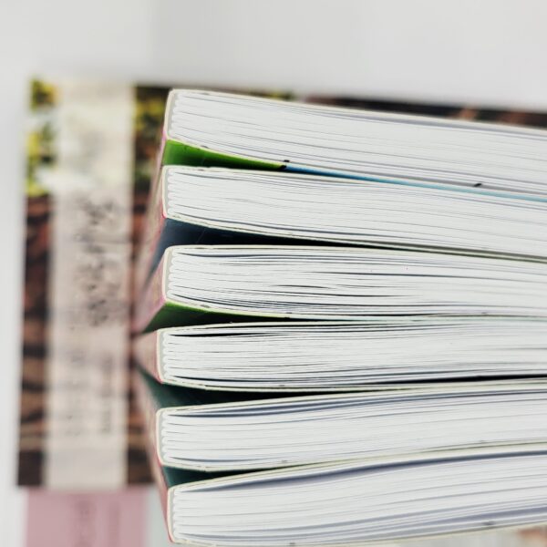 oprawione egzemplarze za pomocą LINIA DO OPRAWY MIĘKKIEJ ORAZ SZYTEJ - MULLER MARTINI